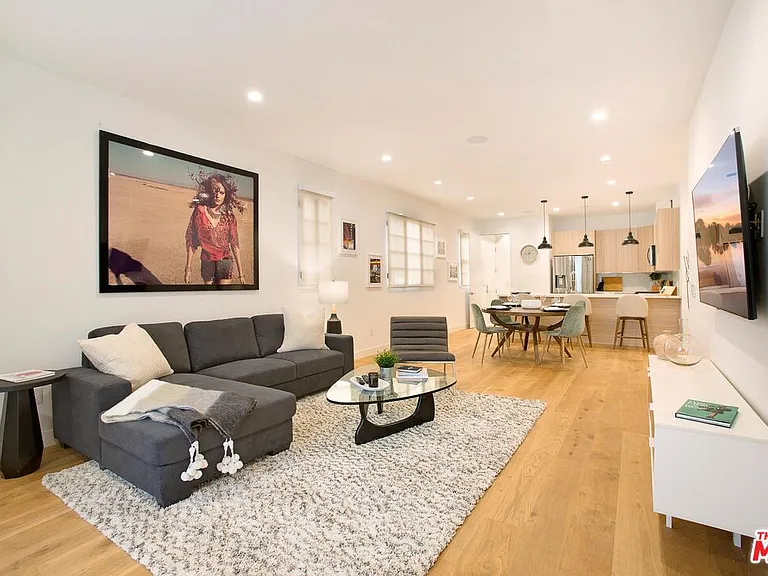 418 N Stanley Ave #420 — Photo 8