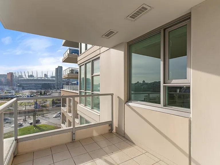 125 Milross Ave #704 — Photo 10