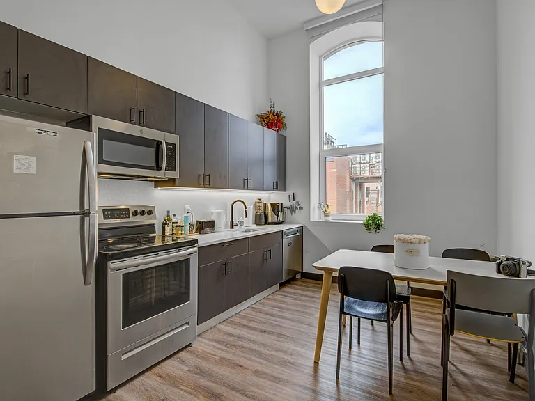 186 N 6th St #401 — Photo 7