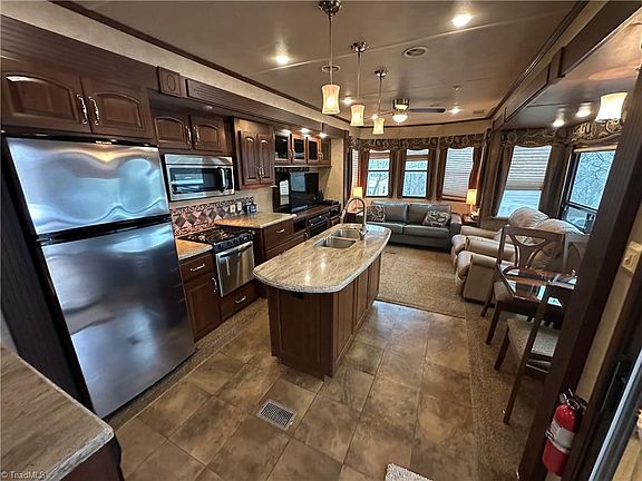 4th image of 112 Sparrow Ln