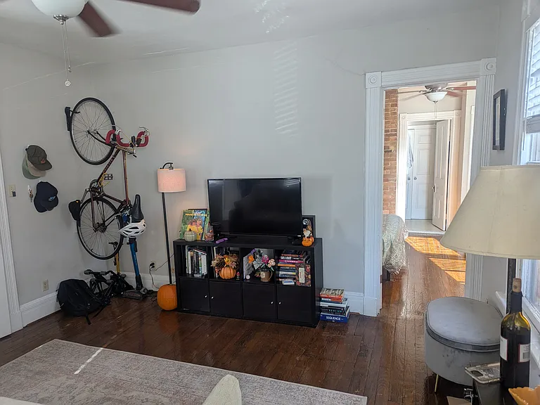 410 Pembroke Ave #2 — Photo 4