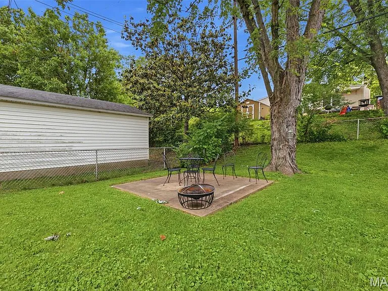 10840 Bernadine Dr — Photo 8