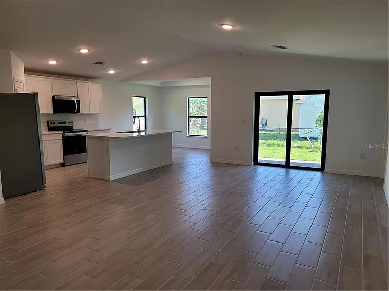 11383 Baggot Ave — Photo 3