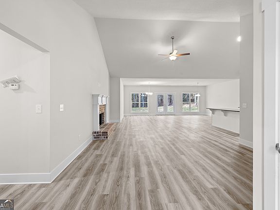 3rd image of 176 Grace Ln #5