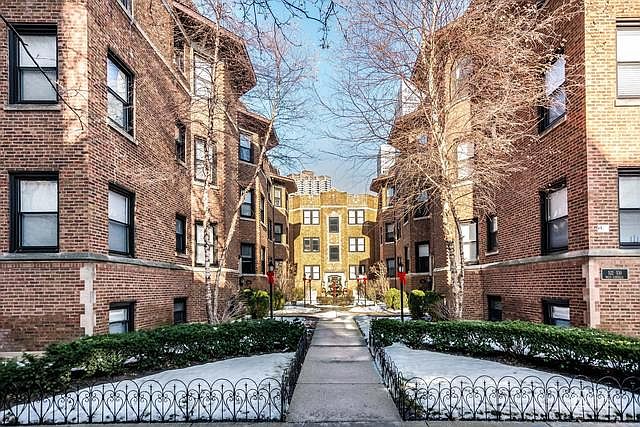 1st image of 522 W Cornelia Ave APT 1N
