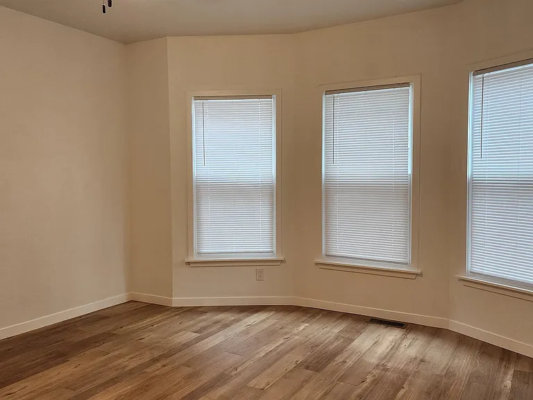908 E Gorham St #1 — Photo 14