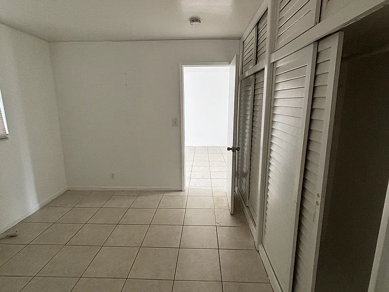 1251 W River Dr #7 — Photo 5