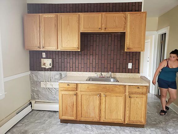 5th image of 168-170 Oak St #3N