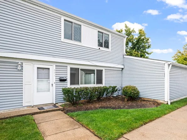 841 Oxford Pl, Wheeling, IL 60090