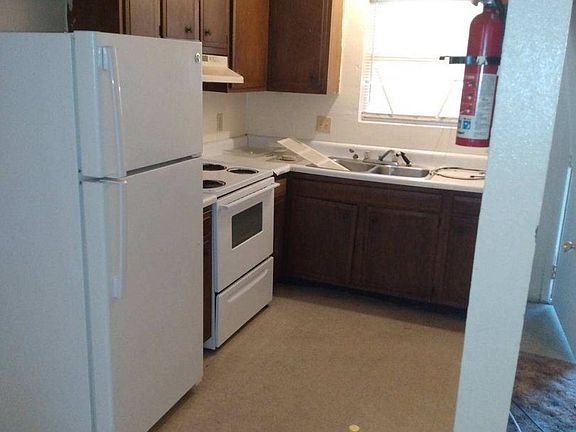 3rd image of 690 Adams St #102