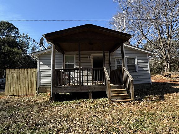 2nd image of 10518 Robinson Ave