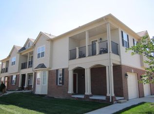 5718 Flagstaff Pines Dr #2, Shelby Township, MI 48317