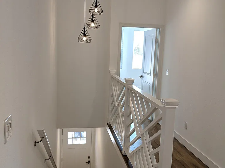 1705 W 20th St #1/2 — Photo 5