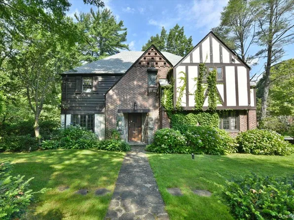 1 Linford Road, Great Neck, NY 11021