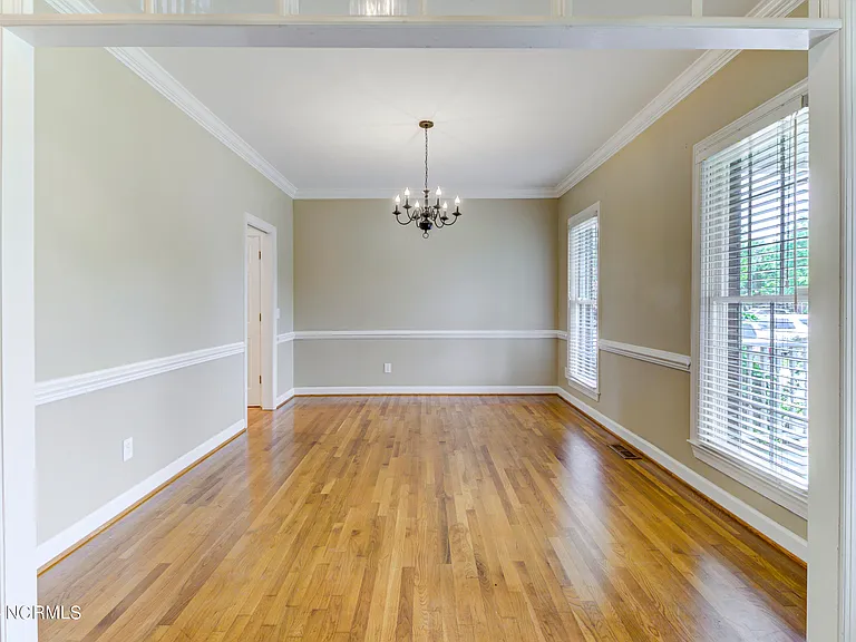 3128 Braemar Ln — Photo 12