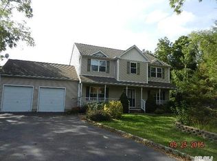 48 River Rd, Smithtown, NY 11787