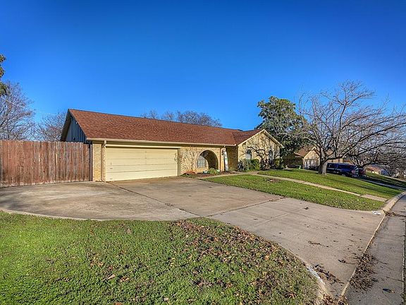 3rd image of 3428 Willowcrest Dr