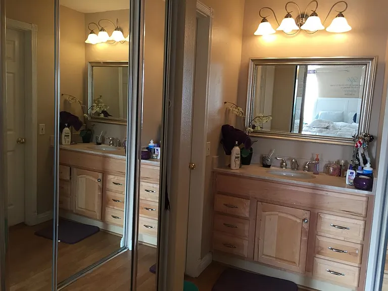 Master Bedroom 1/4 bath