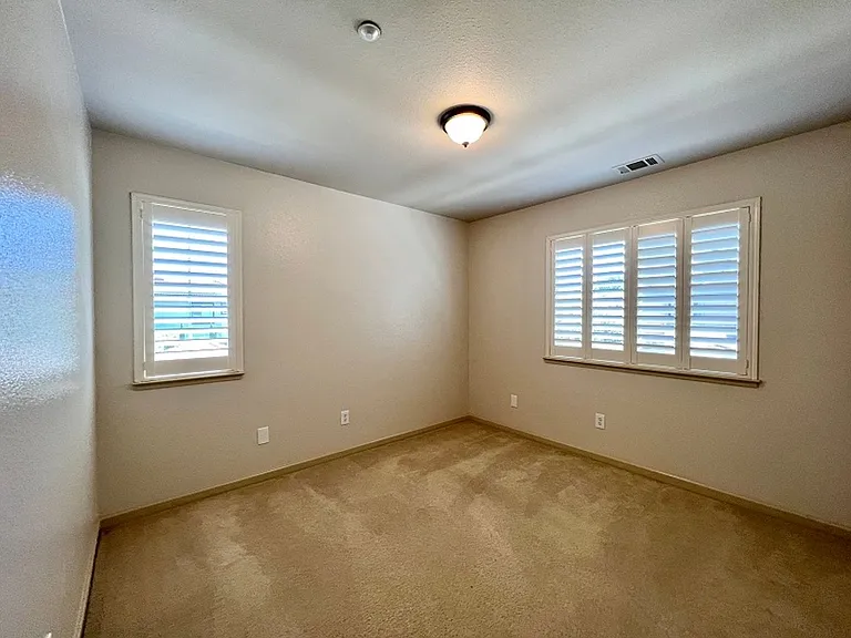 1924 Shurtleff Ave — Photo 23