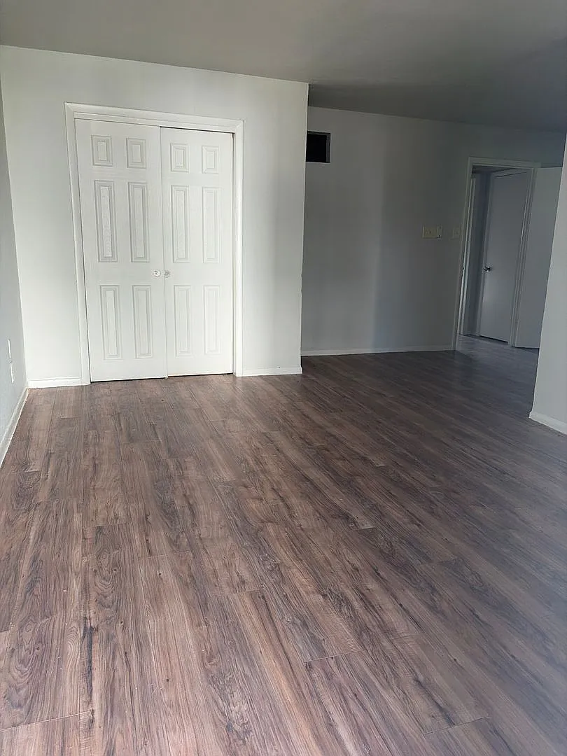 Starr Apartments — Photo 2