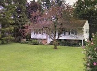 513 Red Barn Dr, Easton, PA 18040