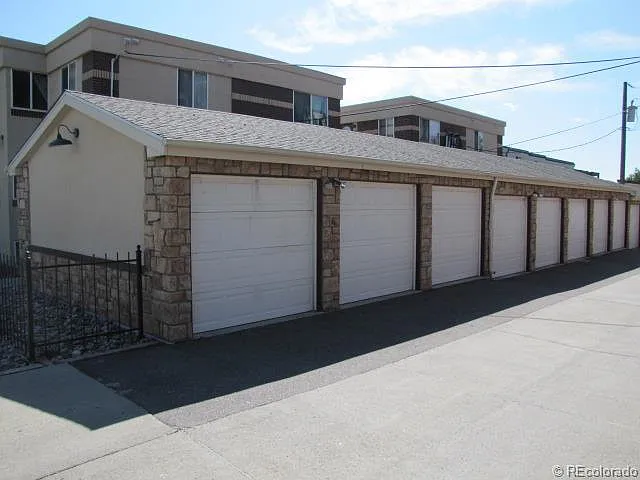 2345 N Clay St #203 — Photo 24