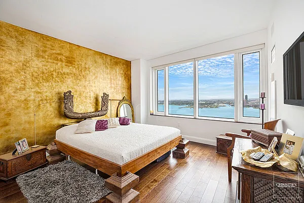 Rented by Christie's International Real Estate Group, LLC | media 25