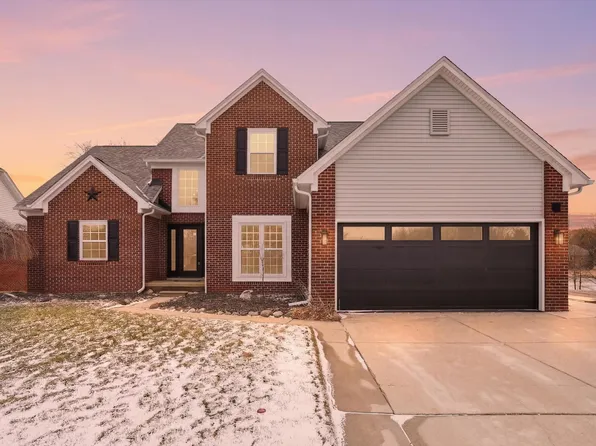 36580 N Pointe Dr, New Baltimore, MI 48047