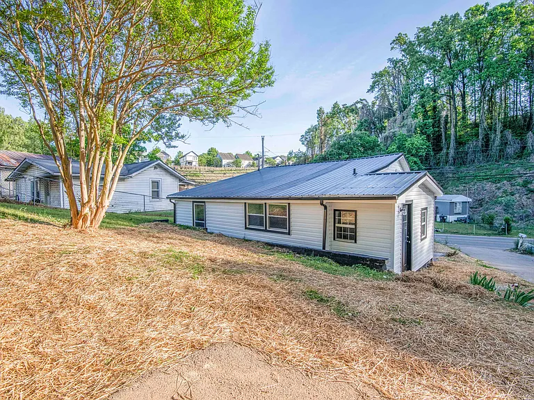 4112 Edington Rd — Photo 36