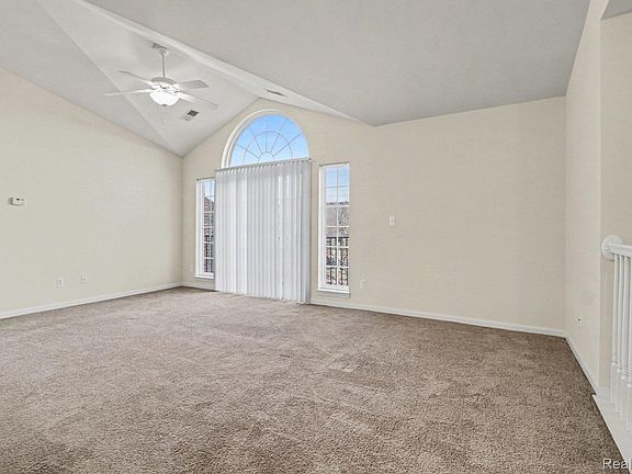 3rd image of 20006 Hidden Oaks Dr