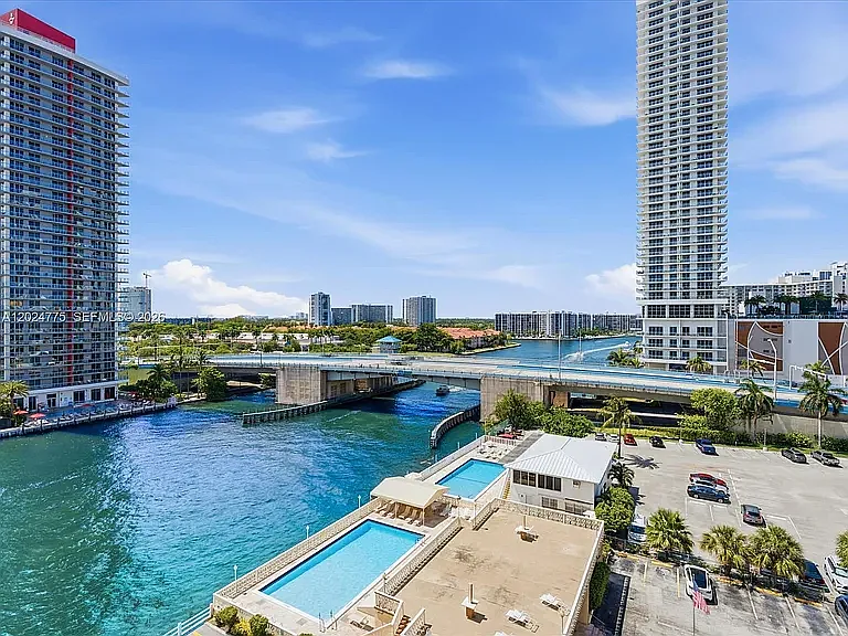 1817 S Ocean Dr #Penthouse 18