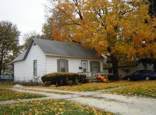 107 E Iroquois St, Kentland, IN