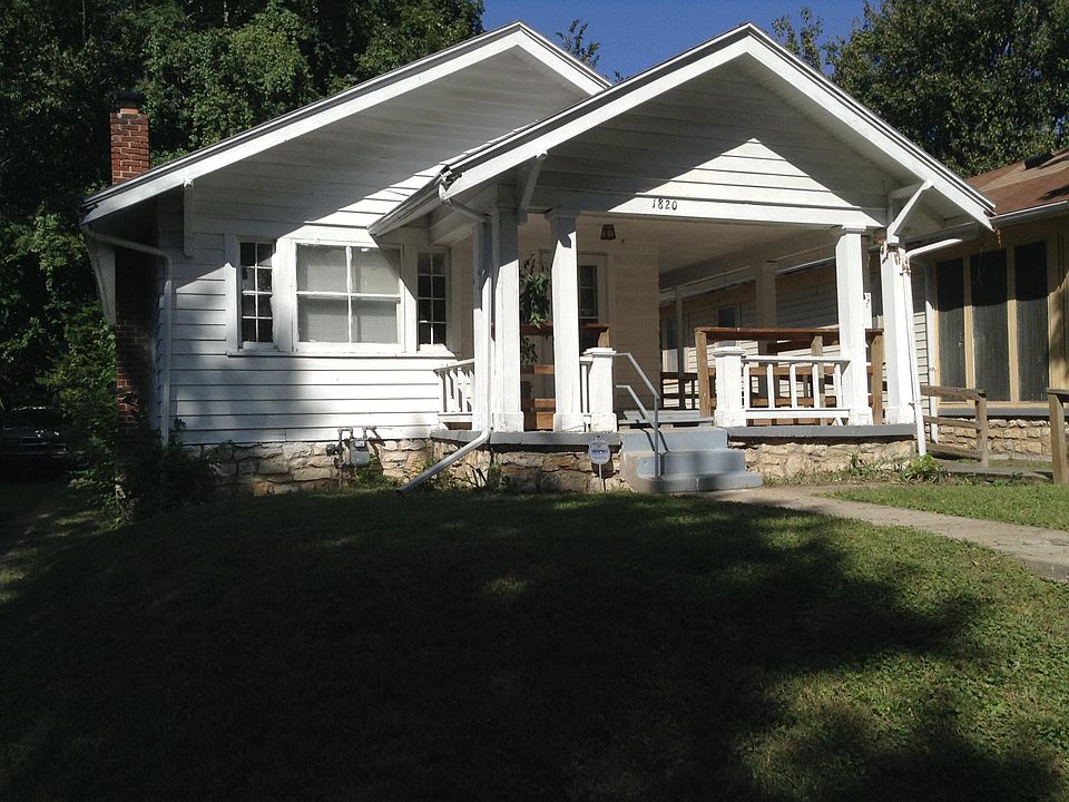 1st image of 1820 E 70th St