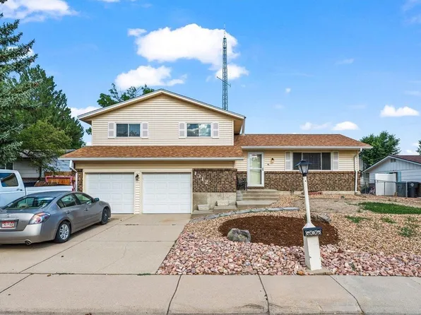 1312 Grays Peak Dr, Longmont, CO 80504