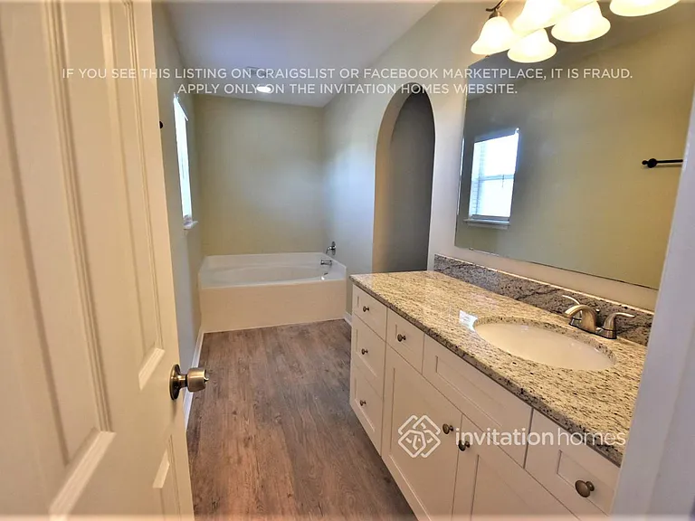2210 Brookshire Cir — Photo 13
