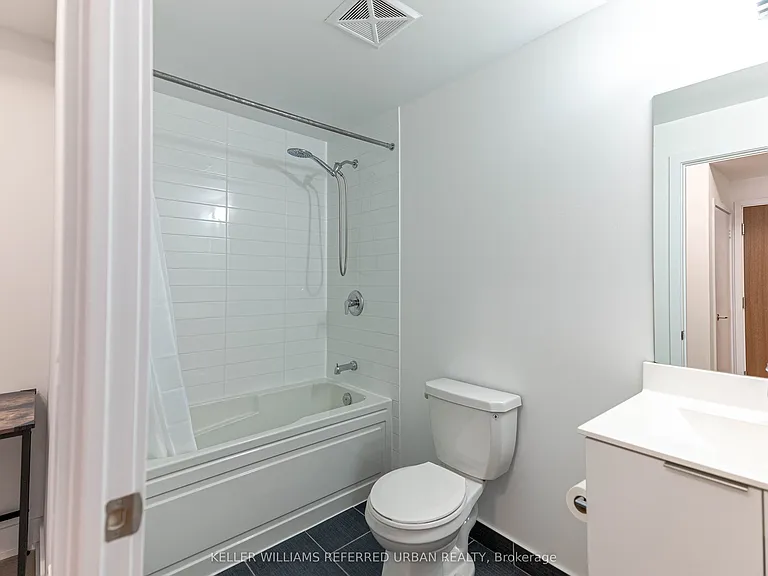 20 Shore Breeze Dr #3504 — Photo 5