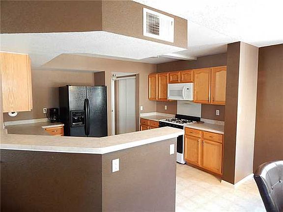 3rd image of 10241 Valle Suave Dr