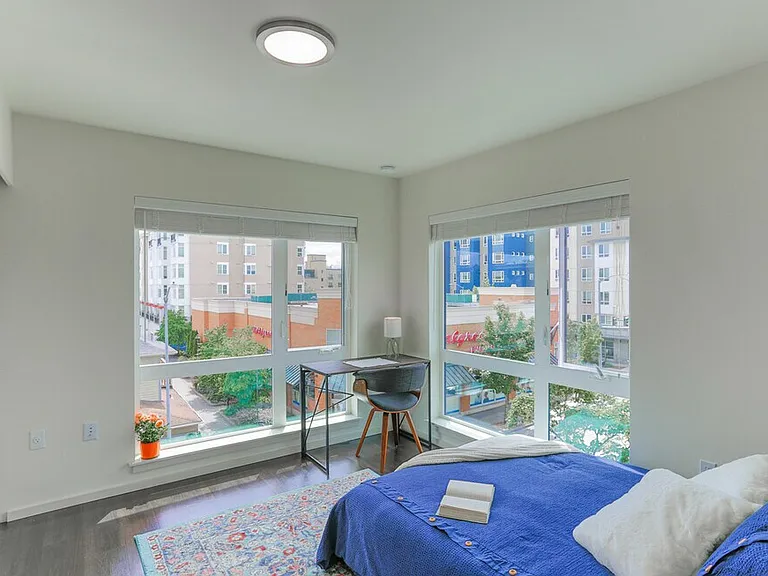 5001 Brooklyn Ave NE — Photo 3