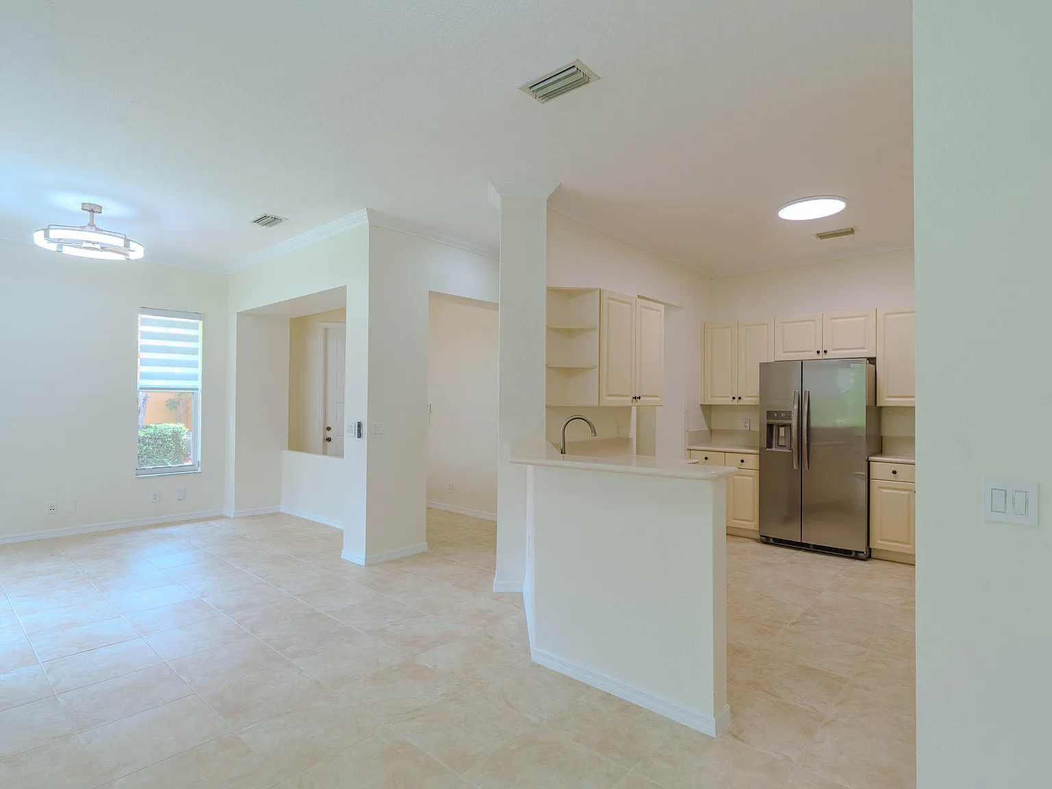 3 bed, 2.0 bath, 1532 sqft, $3,350 — Photo 3
