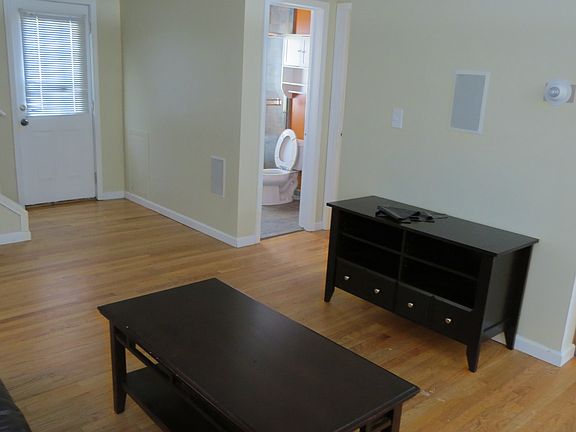 4th image of 1403 Longfellow Ave