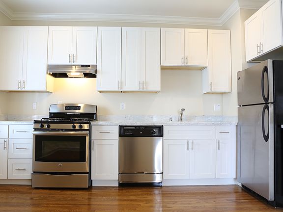 3rd image of 3145 Octavia St APT 12