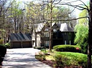 396 Thunder Ridge Dr, Cleveland, GA 30528