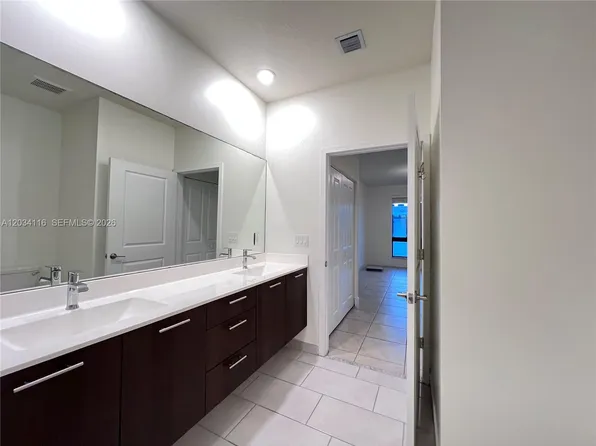 8265 NW 41st St, Miami, FL