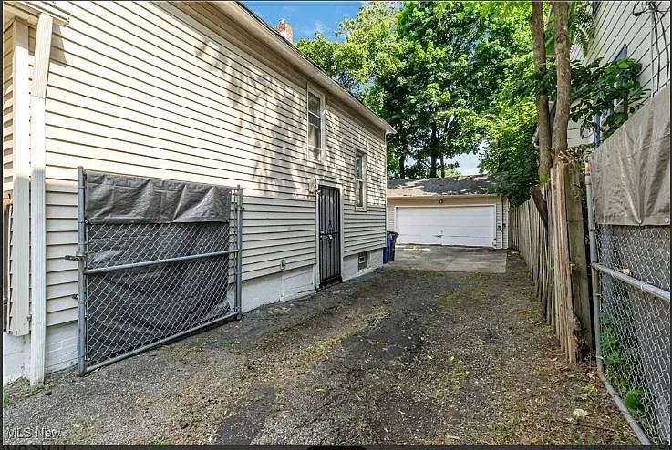 9919 Raymond Ave — Photo 22