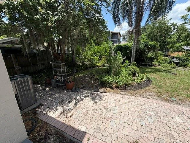 1009 E Marks St — Photo 7