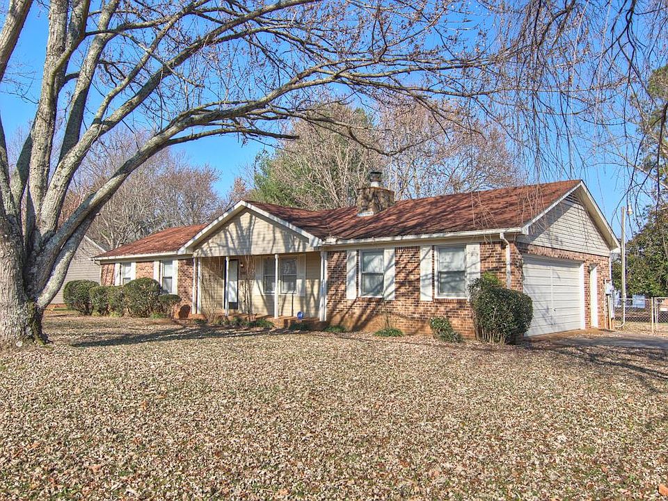 1st image of 2504 Braxton Bragg Dr