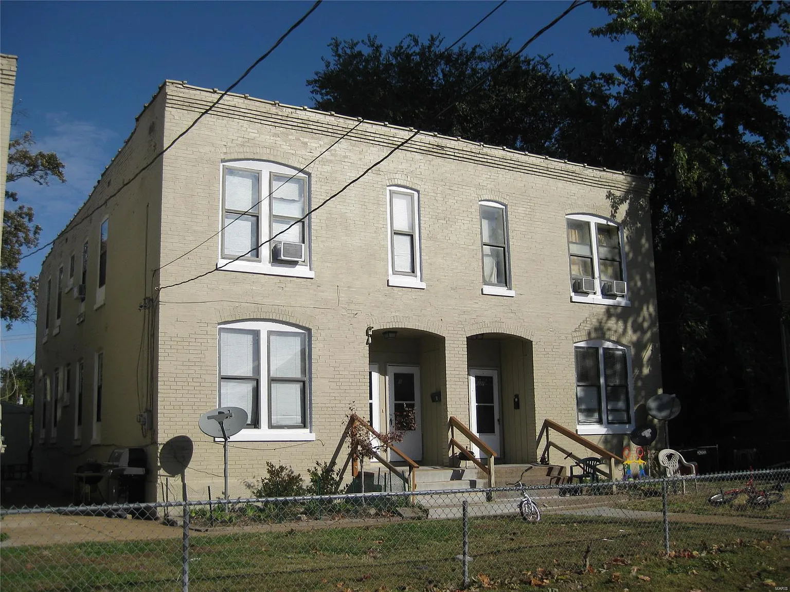 418 Benton St photo 1