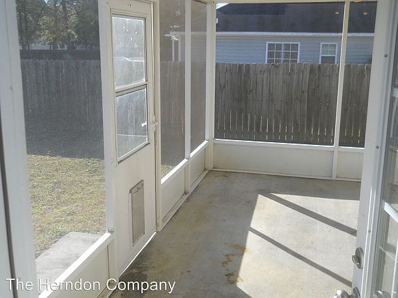 4th image of 4357 Sandy Springs Dr