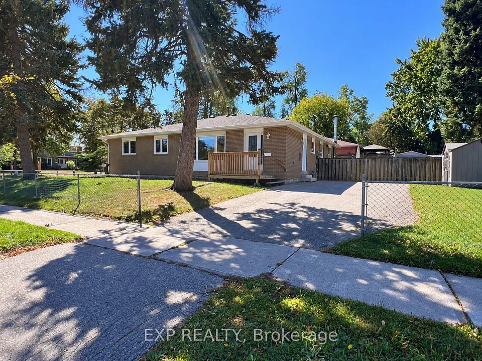 1488 Swanage Cres
