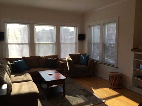 5th image of 2510 W Ainslie St APT 2
